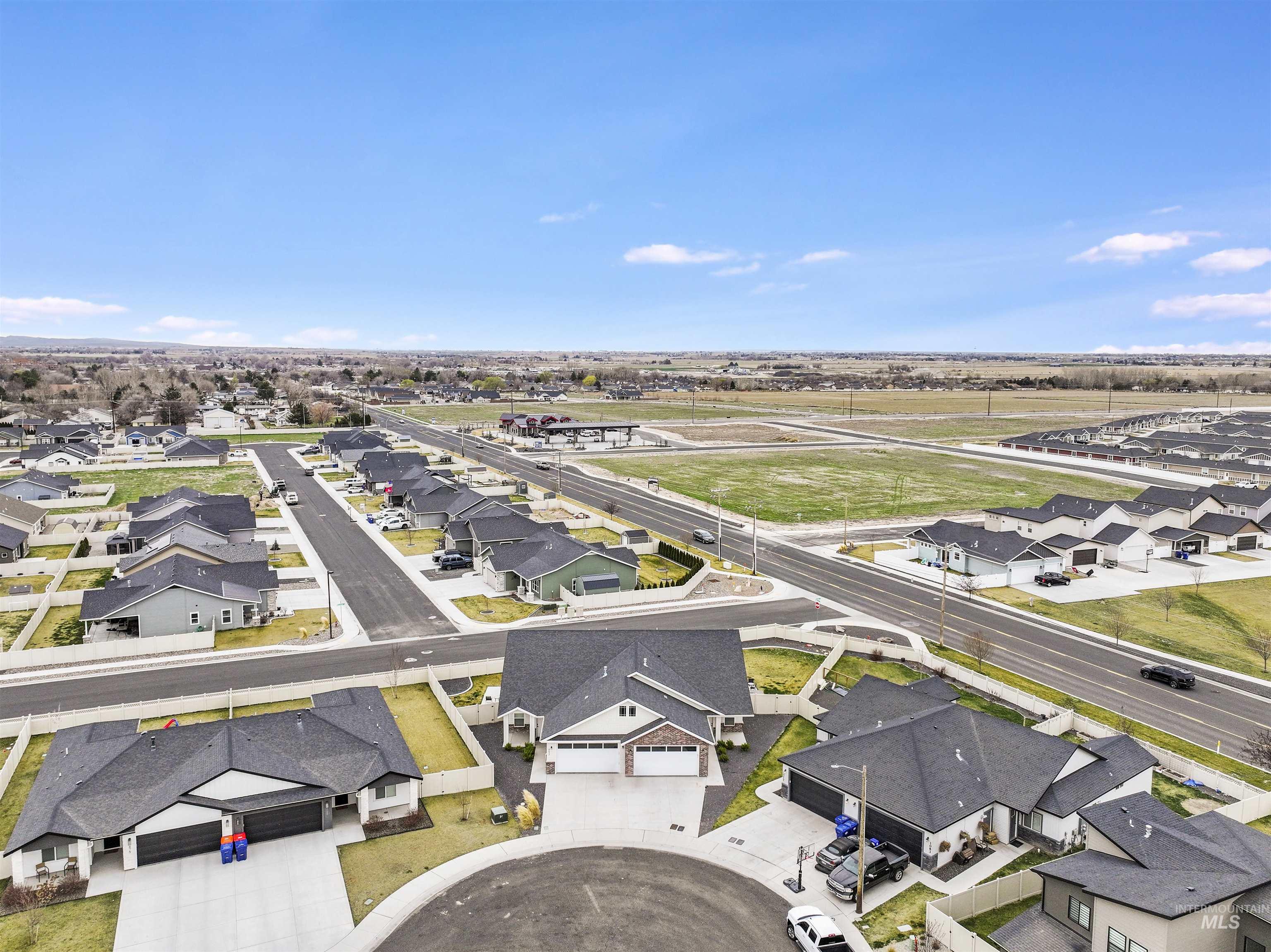 893/899 Shadowleaf, Twin Falls, Idaho 83301, 3 Bedrooms, 2.5 Bathrooms, Residential Income For Sale, Price $750,000,MLS 98977399