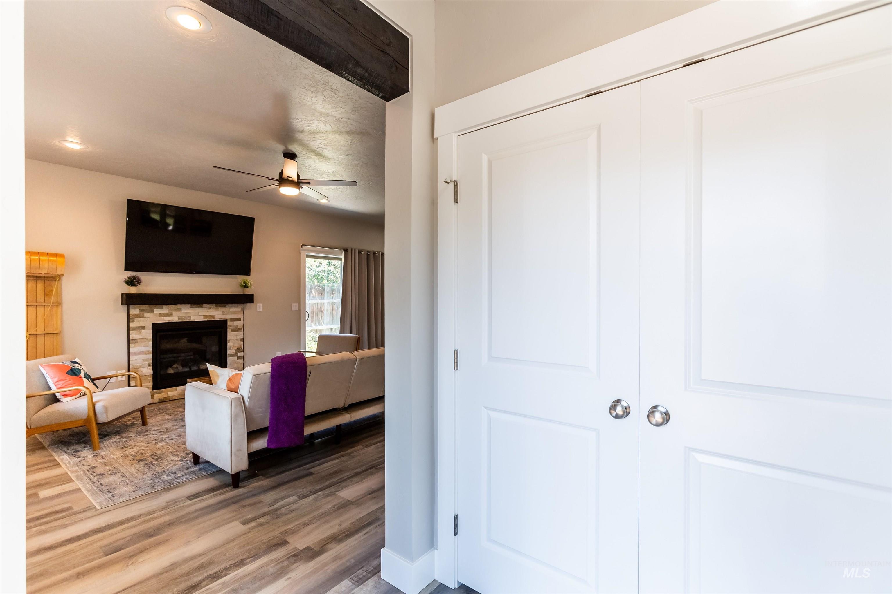 250 E Jordan Street, Donnelly, Idaho 83615, 5 Bedrooms, 3.5 Bathrooms, Residential For Sale, Price $795,000,MLS 98977400