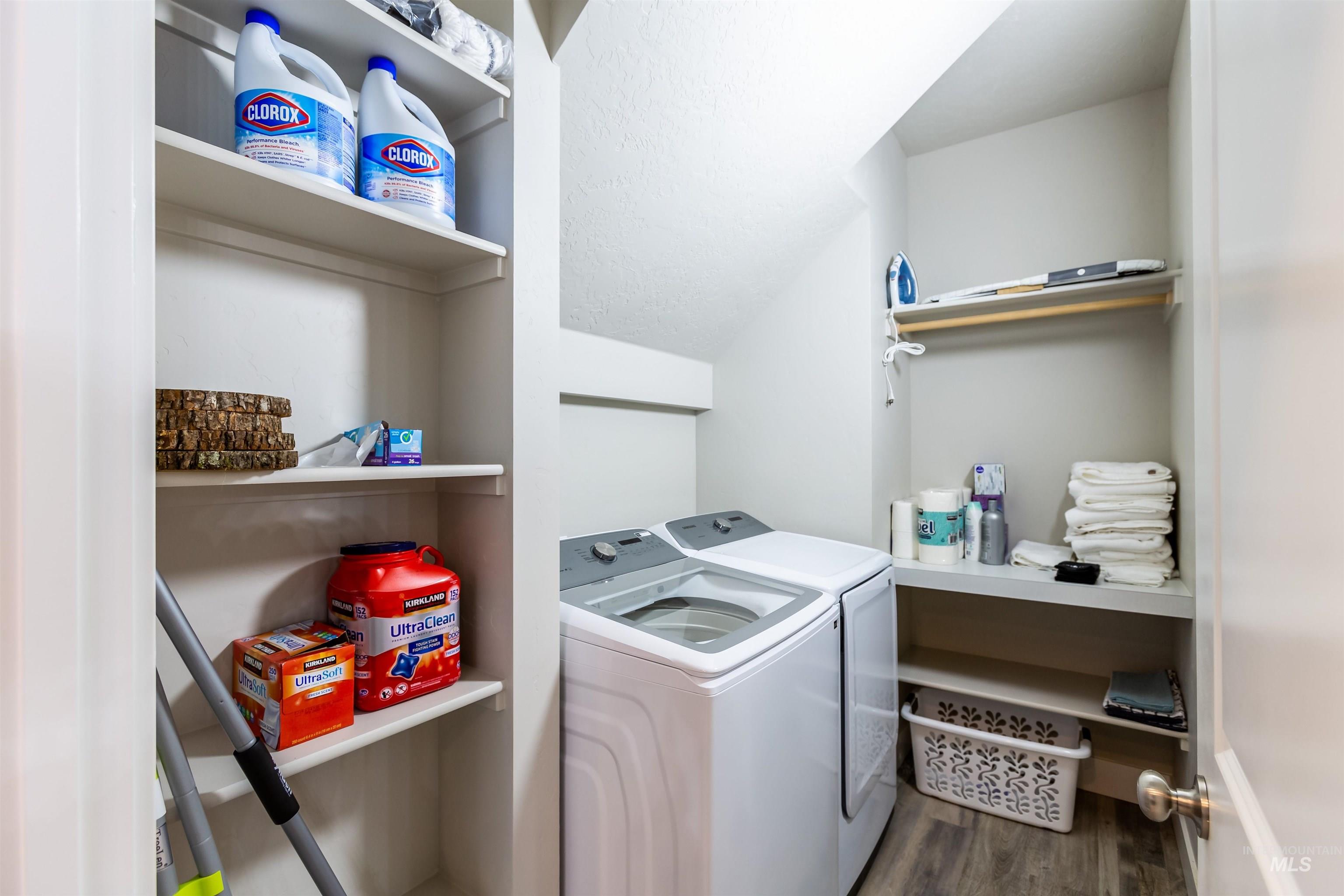 250 E Jordan Street, Donnelly, Idaho 83615, 5 Bedrooms, 3.5 Bathrooms, Residential For Sale, Price $795,000,MLS 98977400