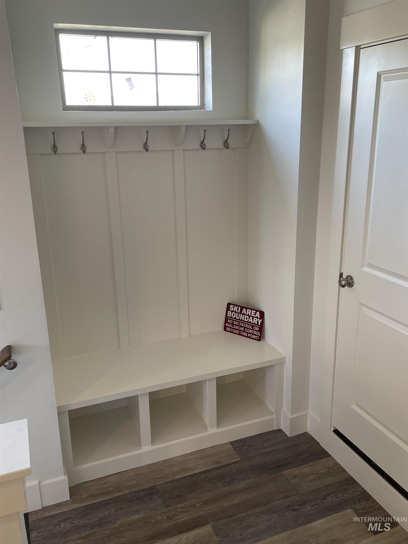 250 E Jordan Street, Donnelly, Idaho 83615, 5 Bedrooms, 3.5 Bathrooms, Residential For Sale, Price $795,000,MLS 98977400