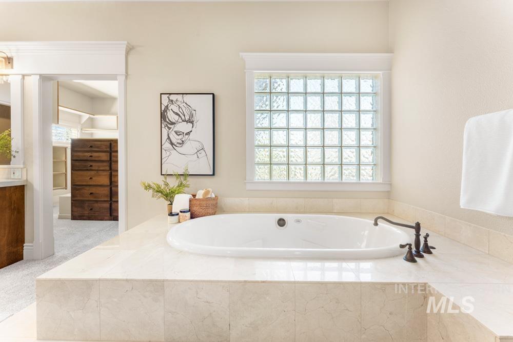 3842 E Vantage Pointe Ln, Meridian, Idaho 83642, 4 Bedrooms, 5 Bathrooms, Residential For Sale, Price $1,998,000, 98977404