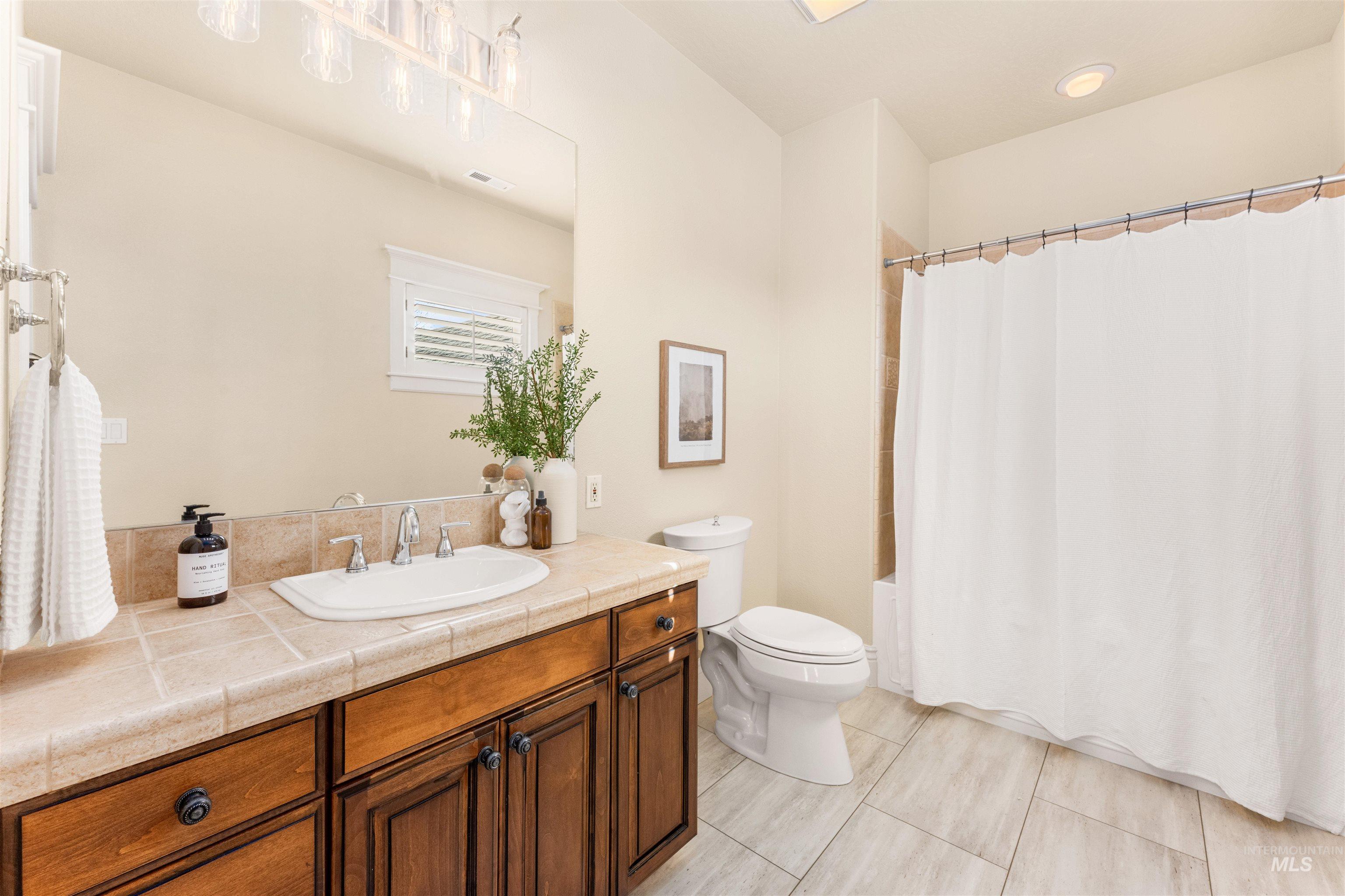 3842 E Vantage Pointe Ln, Meridian, Idaho 83642, 4 Bedrooms, 5 Bathrooms, Residential For Sale, Price $1,998,000, 98977404