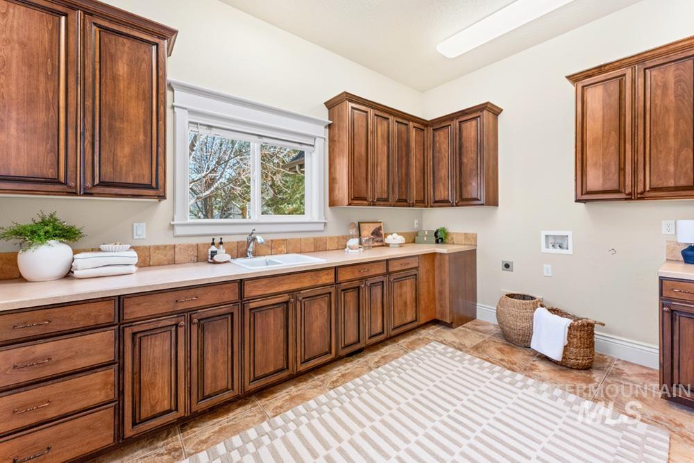 3842 E Vantage Pointe Ln, Meridian, Idaho 83642, 4 Bedrooms, 5 Bathrooms, Residential For Sale, Price $1,998,000, 98977404