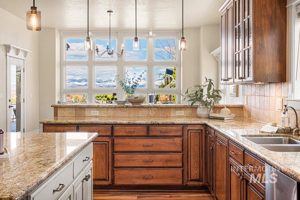 3842 E Vantage Pointe Ln, Meridian, Idaho 83642, 4 Bedrooms, 5 Bathrooms, Residential For Sale, Price $1,998,000, 98977404