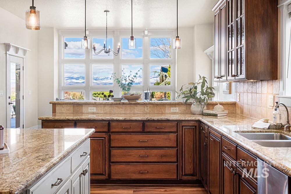 3842 E Vantage Pointe Ln, Meridian, Idaho 83642, 4 Bedrooms, 5 Bathrooms, Residential For Sale, Price $1,998,000,MLS 98977404