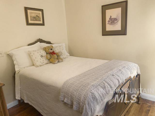 901 E Main St, Kendrick, Idaho 83537, 5 Bedrooms, 3.5 Bathrooms, Residential For Sale, Price $489,000, 98977407