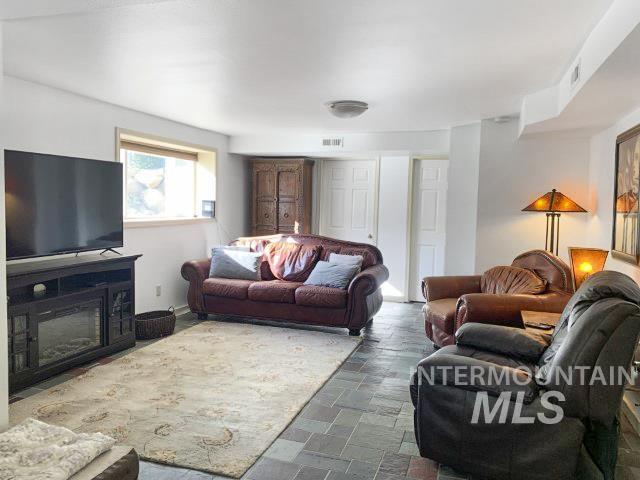 901 E Main St, Kendrick, Idaho 83537, 5 Bedrooms, 3.5 Bathrooms, Residential For Sale, Price $489,000, 98977407