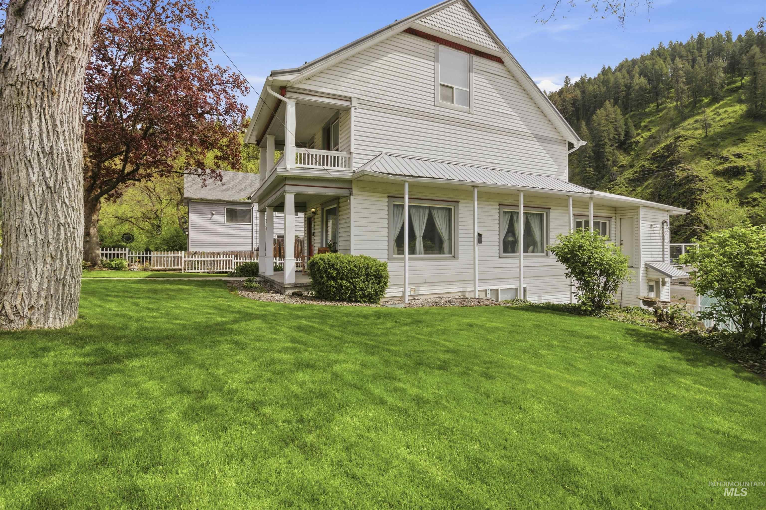901 E Main St, Kendrick, Idaho 83537, 5 Bedrooms, 3.5 Bathrooms, Residential For Sale, Price $479,000, 98977407