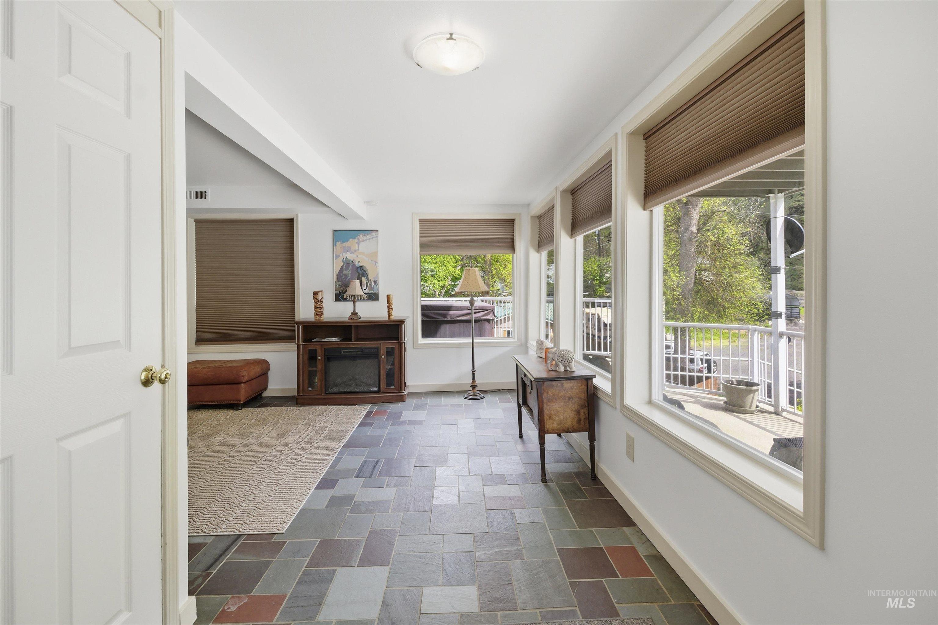 901 E Main St, Kendrick, Idaho 83537, 5 Bedrooms, 3.5 Bathrooms, Residential For Sale, Price $479,000, 98977407