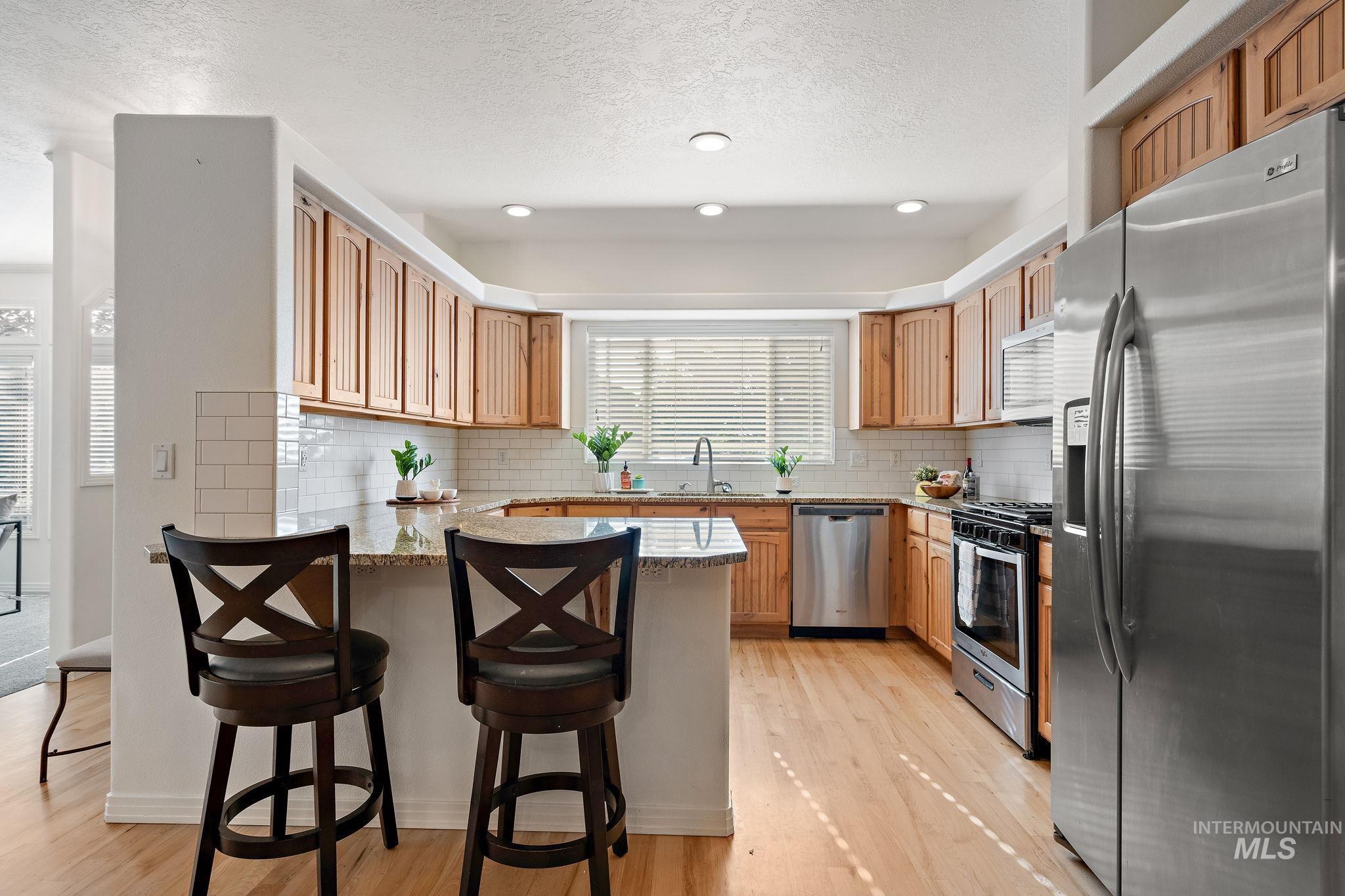 2205 N Aaronmink Way, Meridian, Idaho 83646, 3 Bedrooms, 2 Bathrooms, Residential For Sale, Price $619,000, 98977408