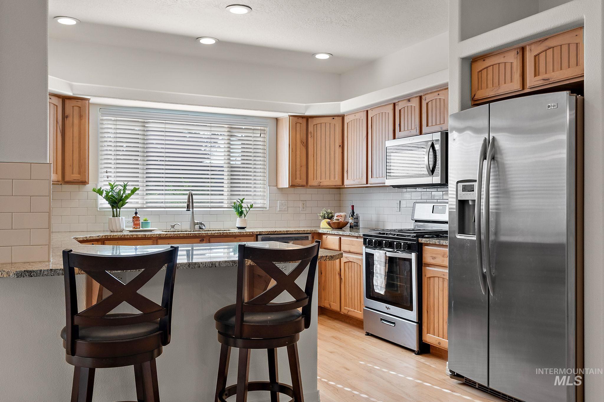 2205 N Aaronmink Way, Meridian, Idaho 83646, 3 Bedrooms, 2 Bathrooms, Residential For Sale, Price $619,000, 98977408