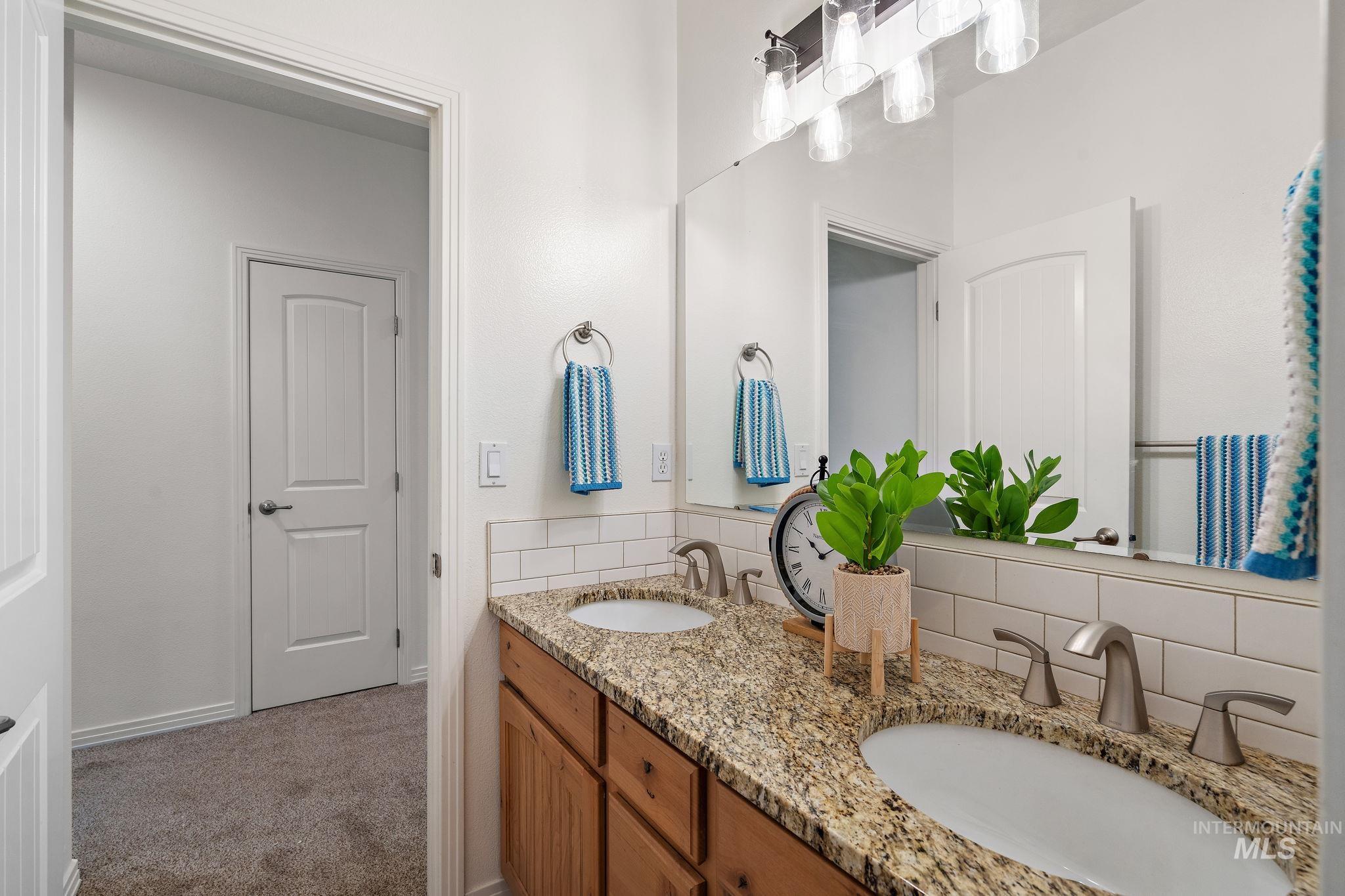 2205 N Aaronmink Way, Meridian, Idaho 83646, 3 Bedrooms, 2 Bathrooms, Residential For Sale, Price $619,000, 98977408