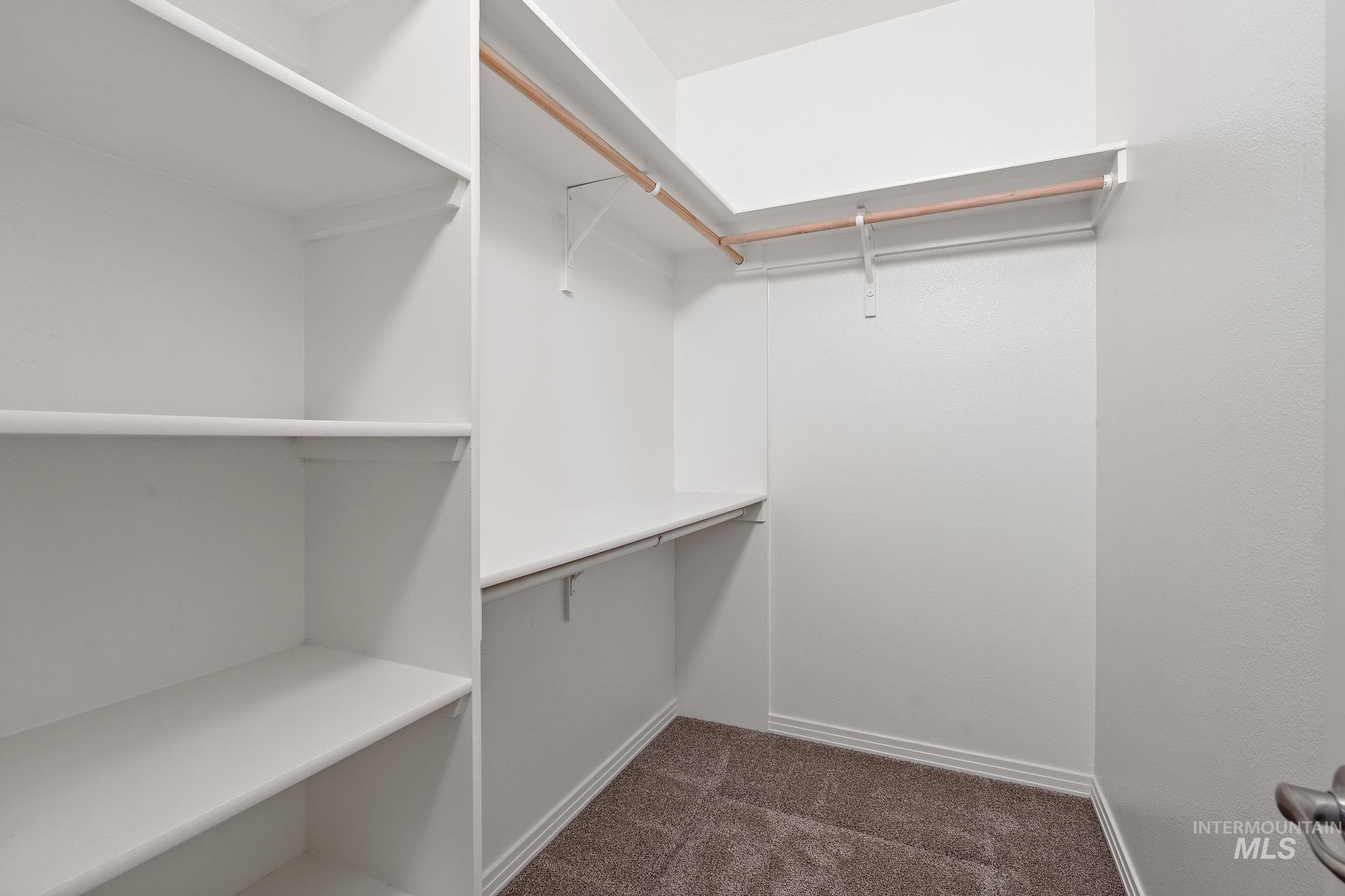 2205 N Aaronmink Way, Meridian, Idaho 83646, 3 Bedrooms, 2 Bathrooms, Residential For Sale, Price $619,000, 98977408