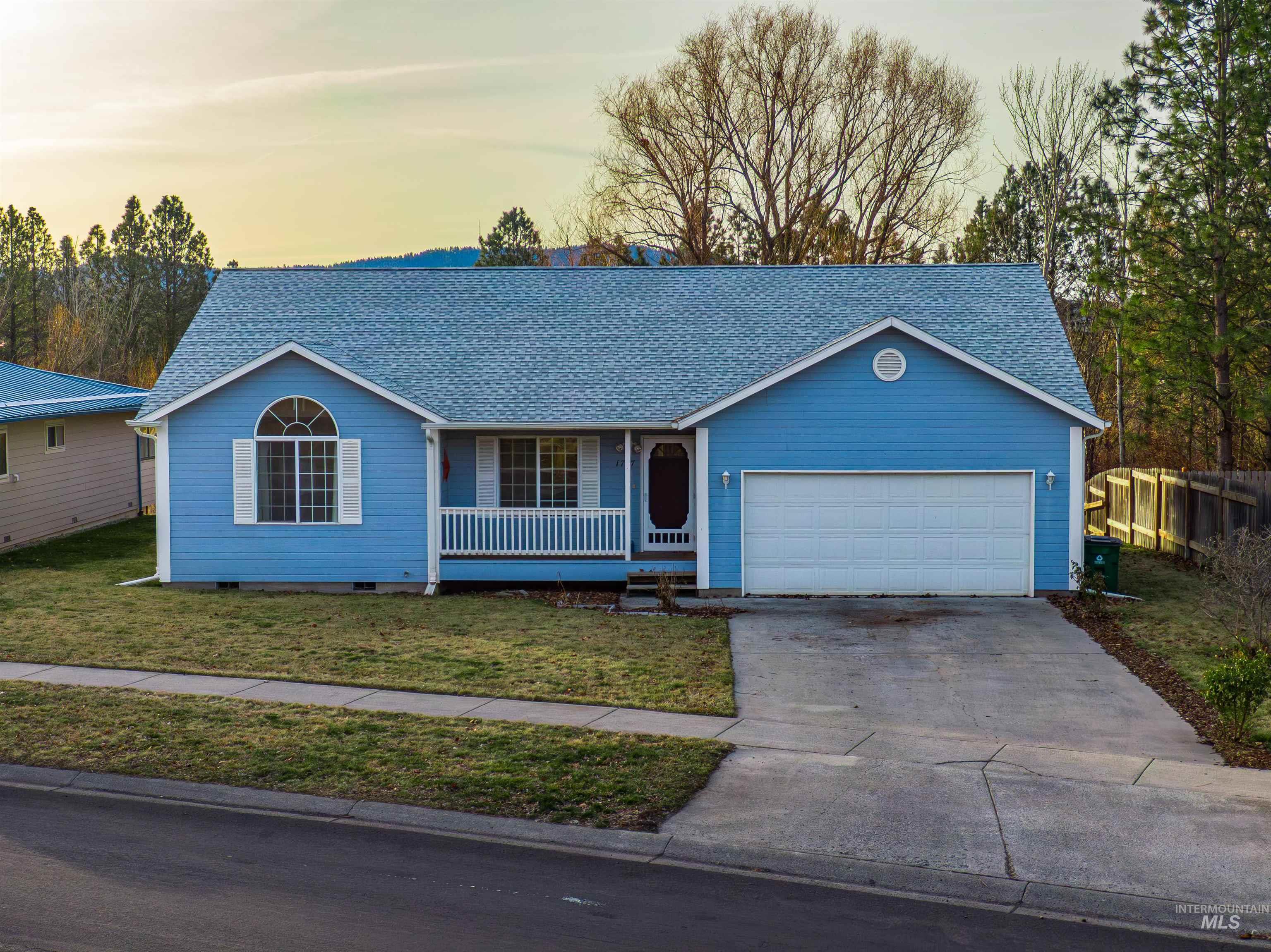1707 E 6th St., Moscow, Idaho 83843, 3 Bedrooms, 2 Bathrooms, Residential For Sale, Price $459,000,MLS 98977409
