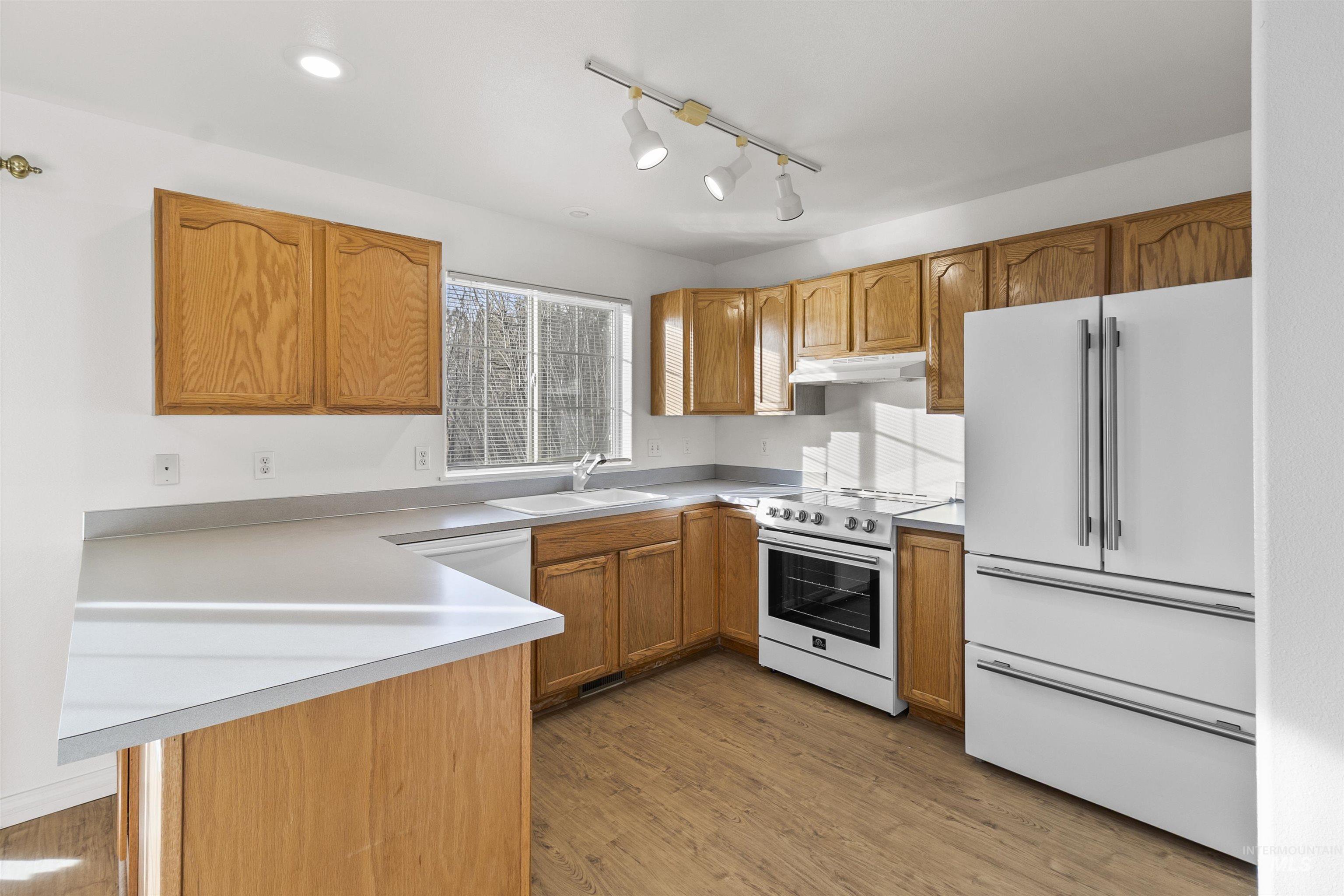 1707 E 6th St., Moscow, Idaho 83843, 3 Bedrooms, 2 Bathrooms, Residential For Sale, Price $459,000,MLS 98977409