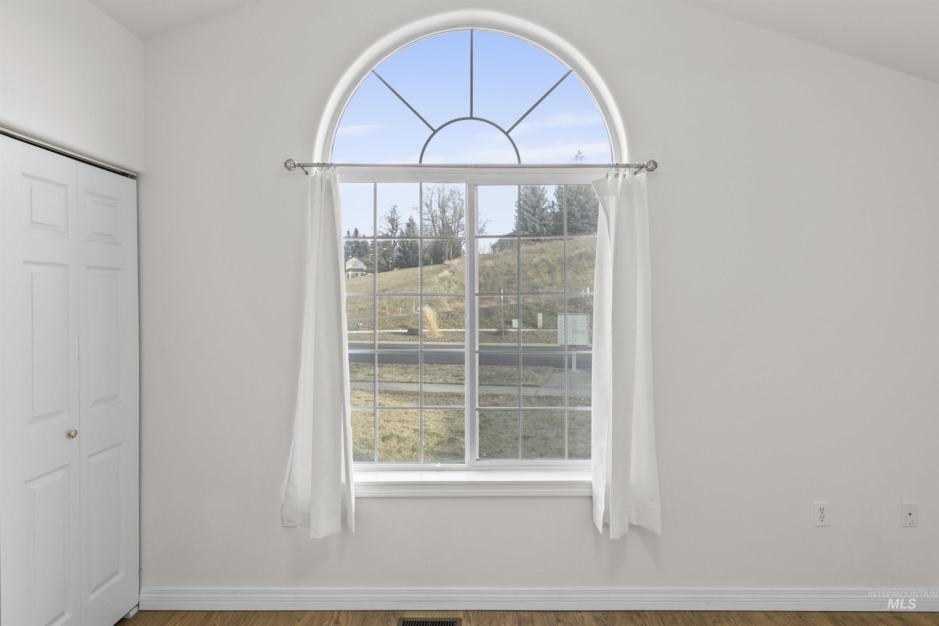 1707 E 6th St., Moscow, Idaho 83843, 3 Bedrooms, 2 Bathrooms, Residential For Sale, Price $459,000,MLS 98977409