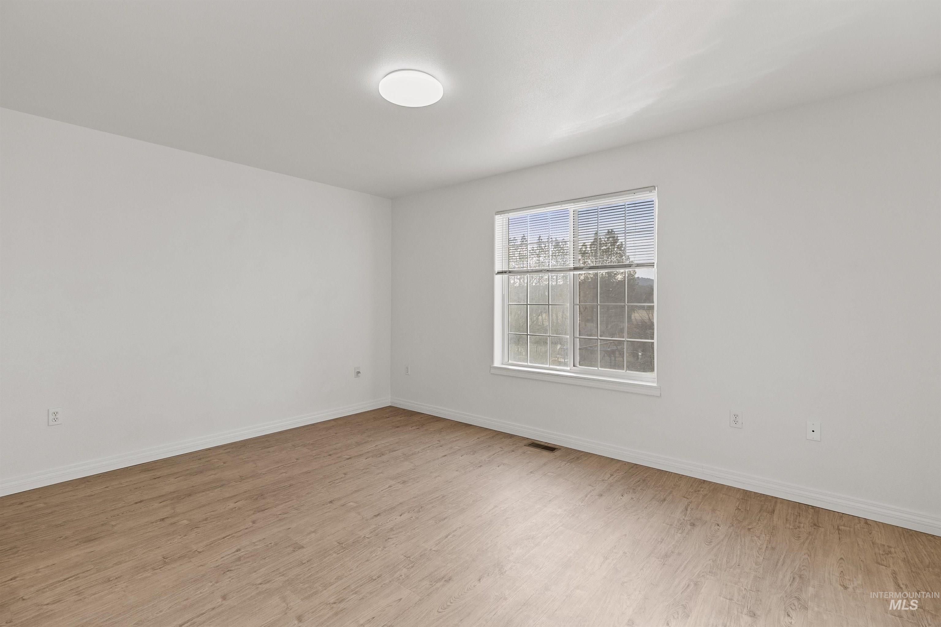 1707 E 6th St., Moscow, Idaho 83843, 3 Bedrooms, 2 Bathrooms, Residential For Sale, Price $459,000,MLS 98977409