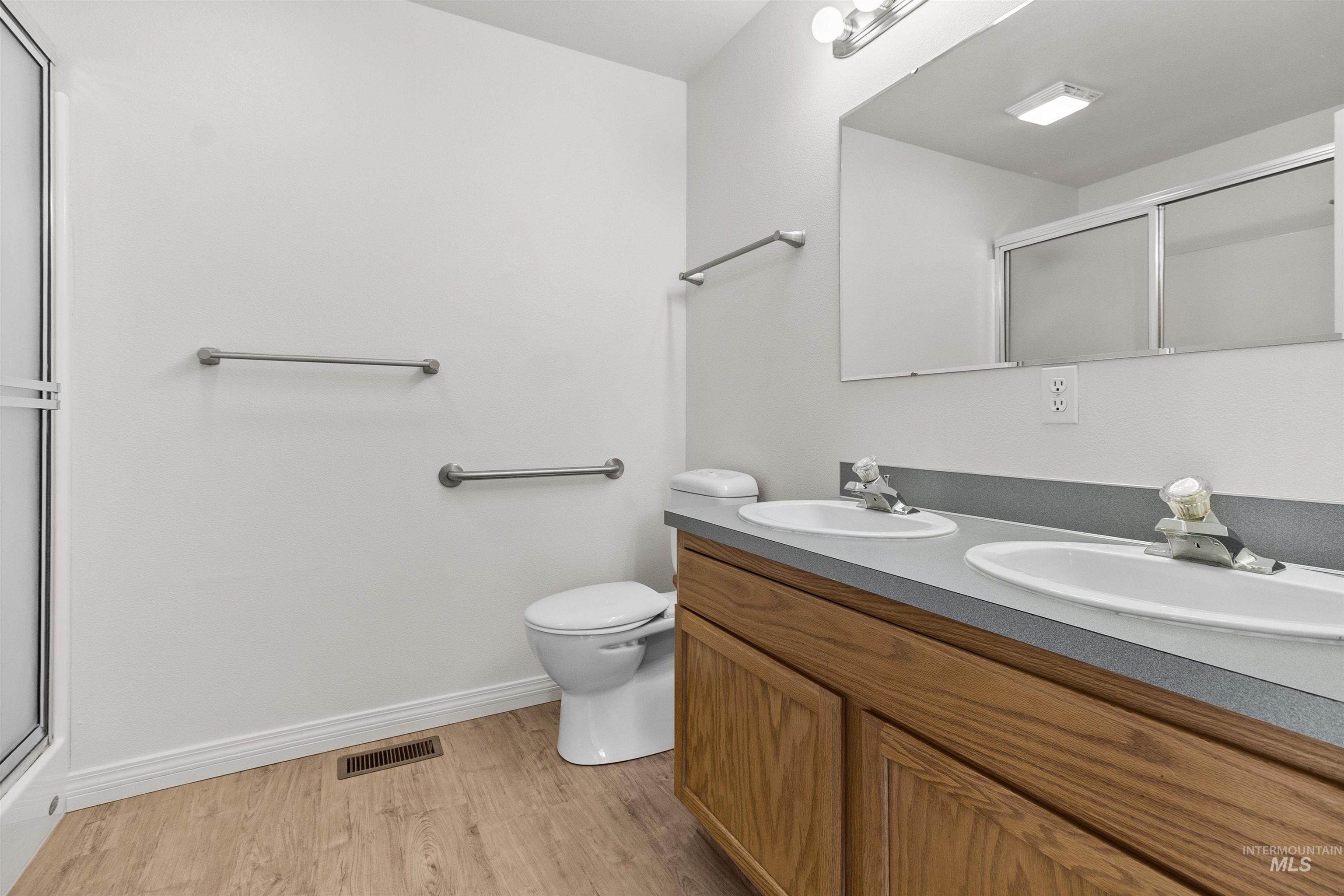 1707 E 6th St., Moscow, Idaho 83843, 3 Bedrooms, 2 Bathrooms, Residential For Sale, Price $459,000,MLS 98977409