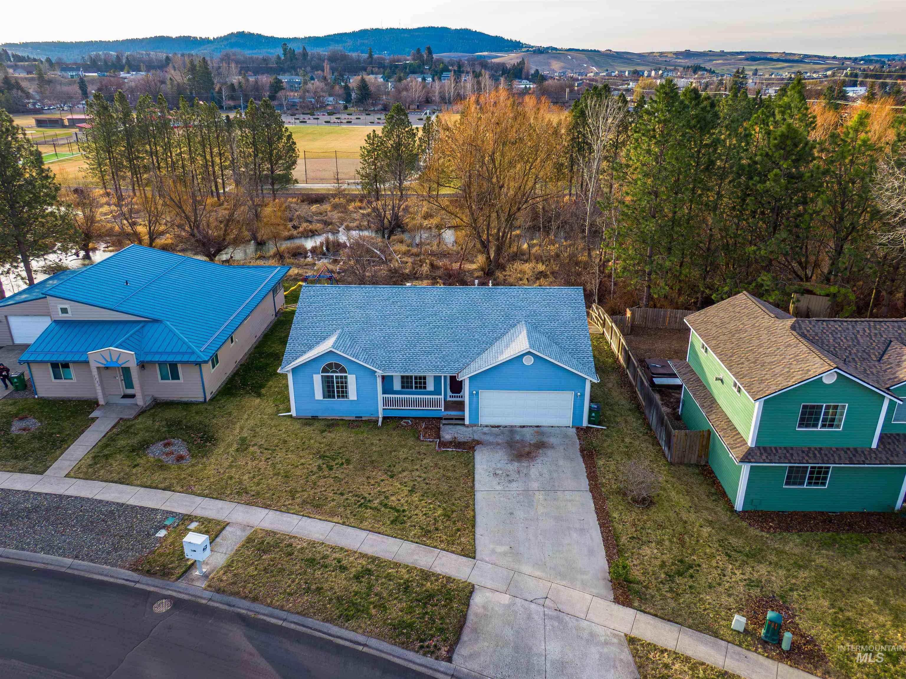 1707 E 6th St., Moscow, Idaho 83843, 3 Bedrooms, 2 Bathrooms, Residential For Sale, Price $459,000,MLS 98977409