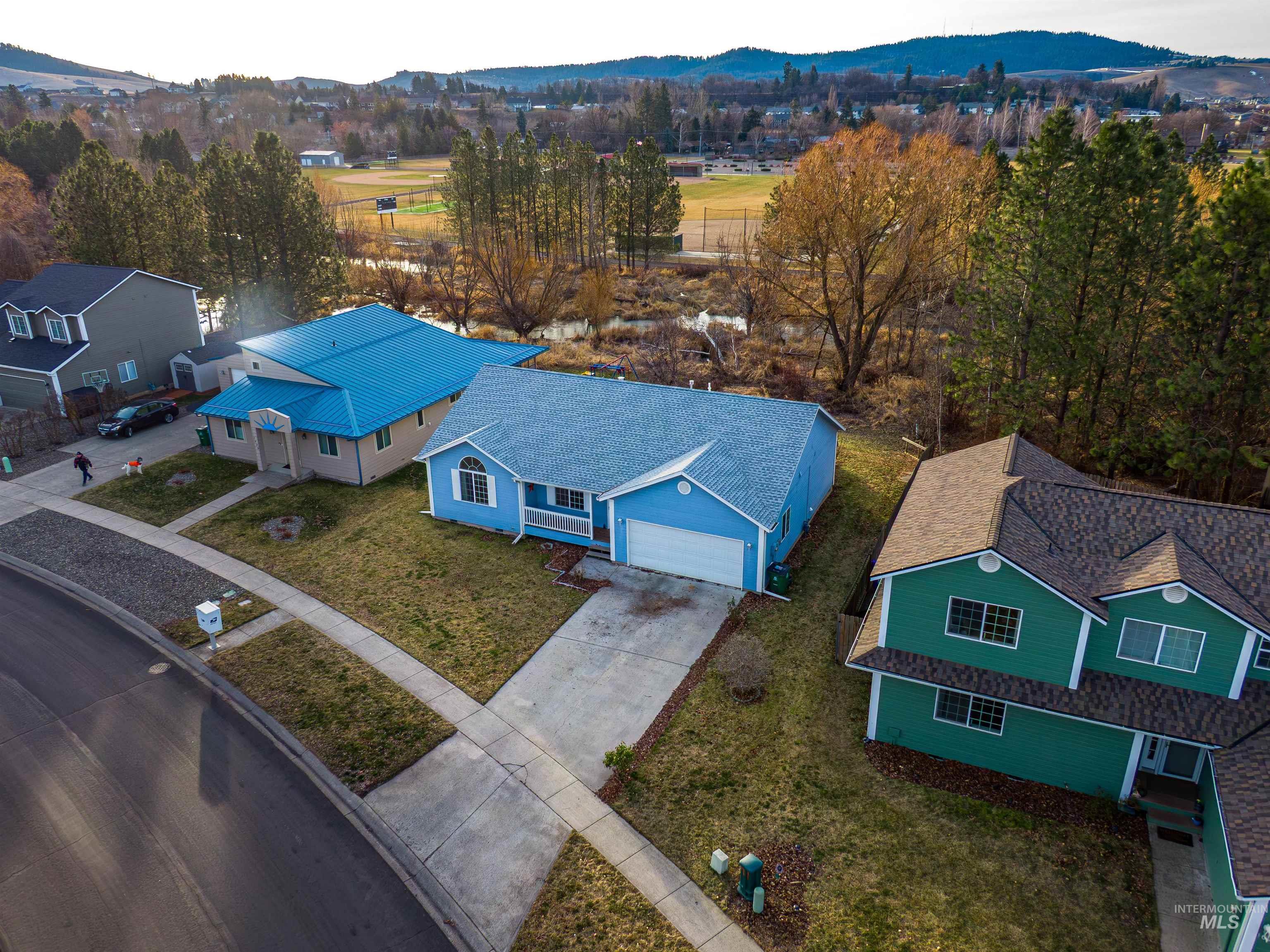 1707 E 6th St., Moscow, Idaho 83843, 3 Bedrooms, 2 Bathrooms, Residential For Sale, Price $459,000,MLS 98977409