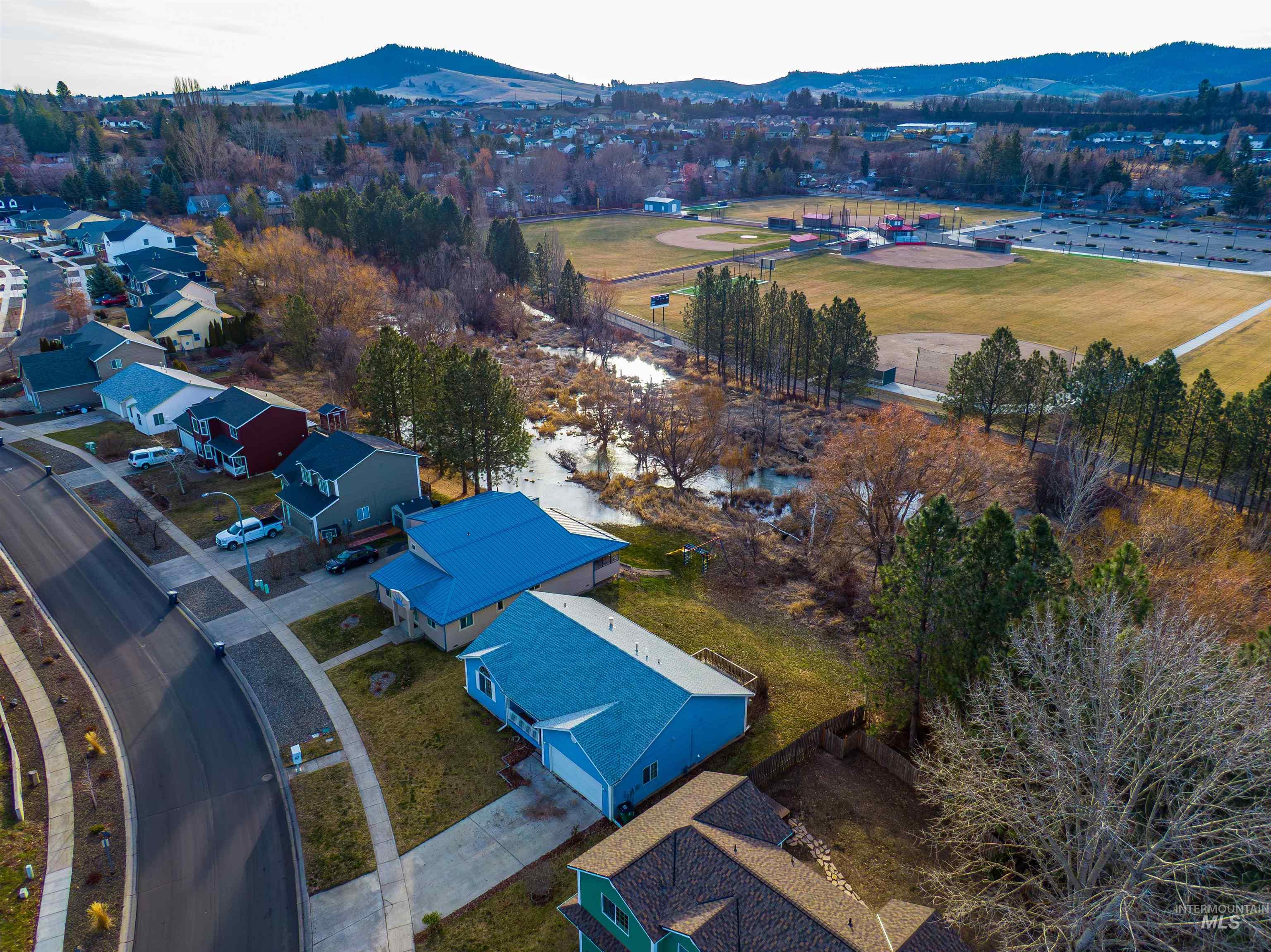 1707 E 6th St., Moscow, Idaho 83843, 3 Bedrooms, 2 Bathrooms, Residential For Sale, Price $459,000,MLS 98977409