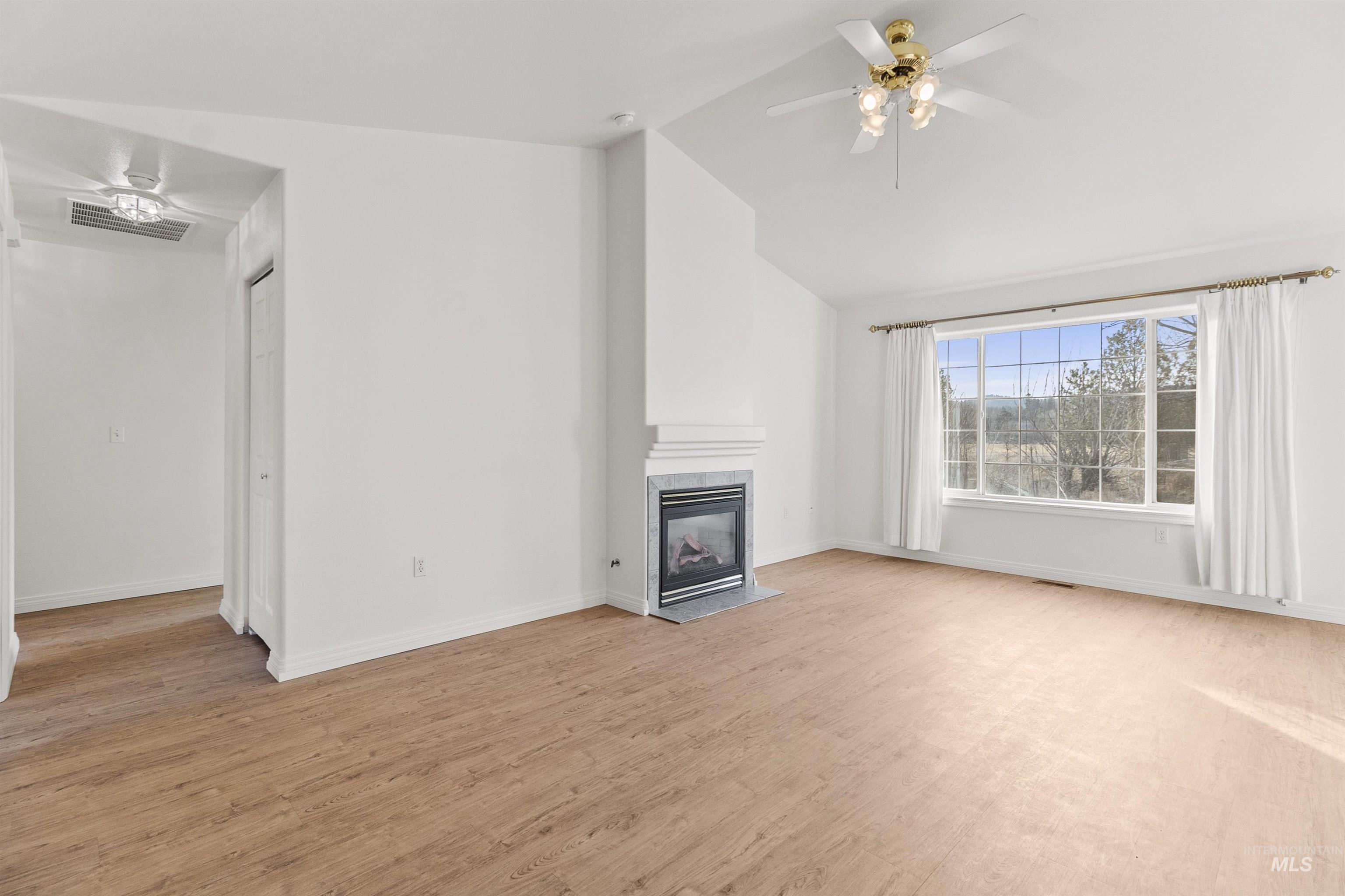 1707 E 6th St., Moscow, Idaho 83843, 3 Bedrooms, 2 Bathrooms, Residential For Sale, Price $459,000,MLS 98977409