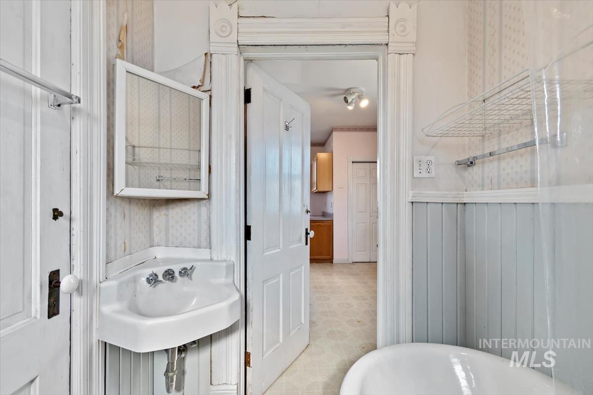 518 N 13th St, Boise, Idaho 83702, 3 Bedrooms, 2 Bathrooms, Residential For Sale, Price $695,700,MLS 98977410