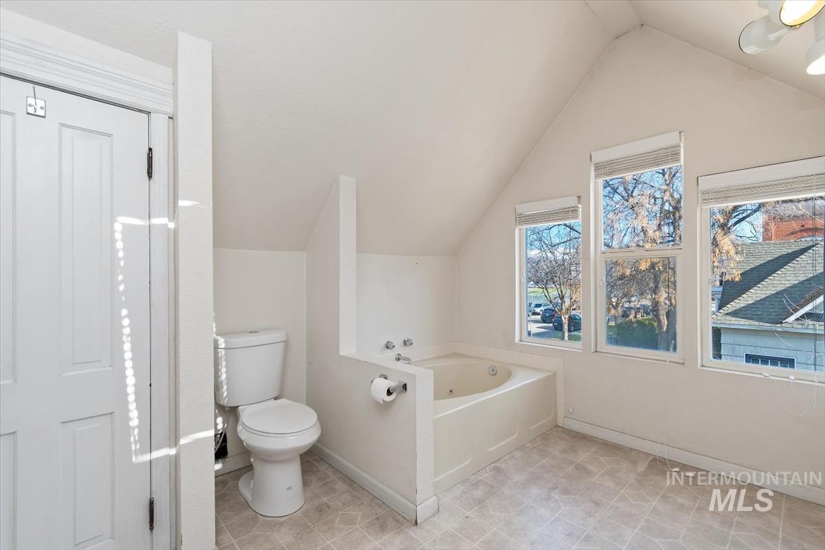 518 N 13th St, Boise, Idaho 83702, 3 Bedrooms, 2 Bathrooms, Residential For Sale, Price $695,700,MLS 98977410