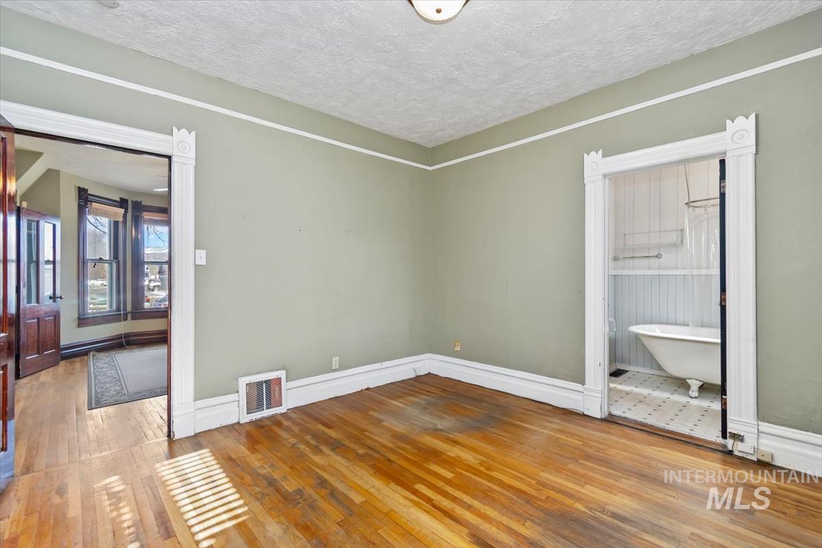 518 N 13th St, Boise, Idaho 83702, 3 Bedrooms, 2 Bathrooms, Residential Income For Sale, Price $695,700, 98977411