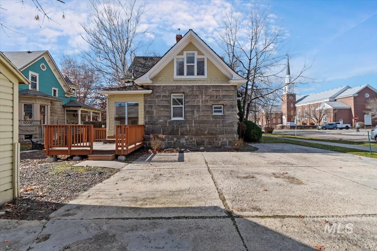 518 N 13th St, Boise, Idaho 83702, 3 Bedrooms, 2 Bathrooms, Residential Income For Sale, Price $695,700, 98977411