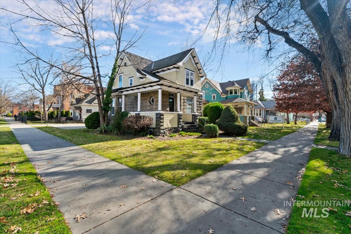 518 N 13th St, Boise, Idaho 83702, 3 Bedrooms, 2 Bathrooms, Residential Income For Sale, Price $695,700, 98977411