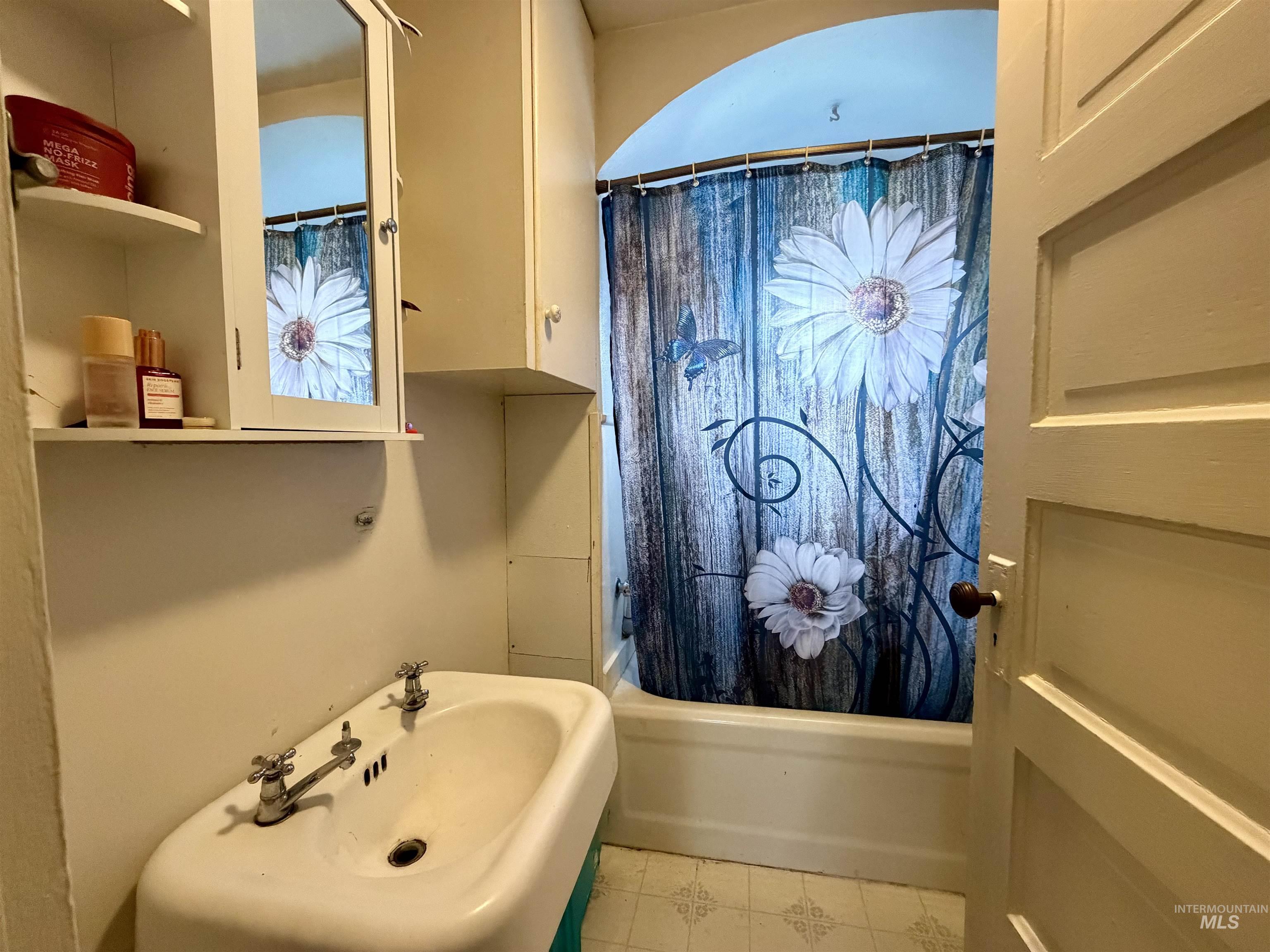 710 Maple Street, Kamiah, Idaho 83536, 3 Bedrooms, 1 Bathroom, Residential Income For Sale, Price $239,500, 98977413