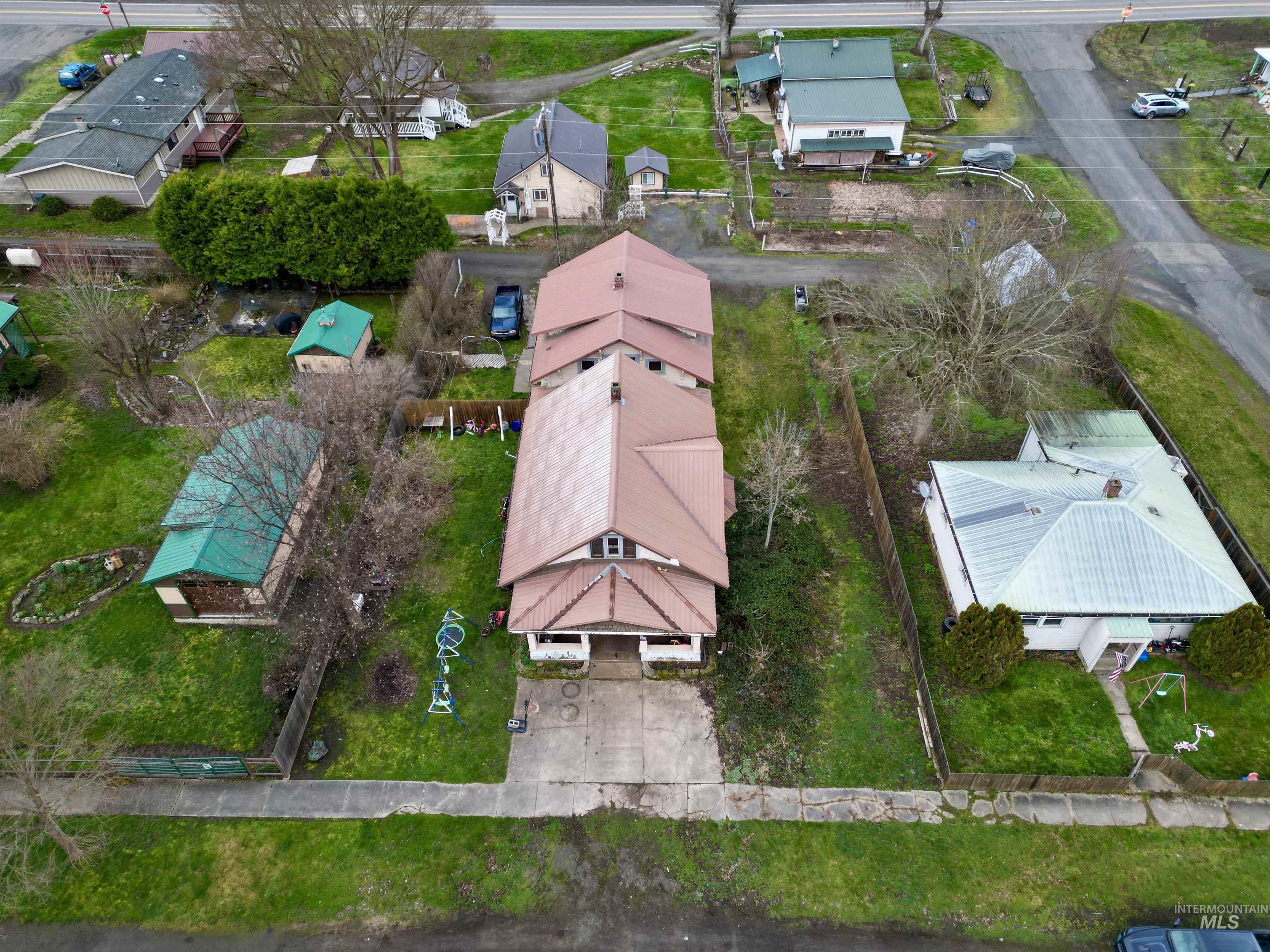 710 Maple Street, Kamiah, Idaho 83536, 3 Bedrooms, 1 Bathroom, Residential Income For Sale, Price $239,500, 98977413