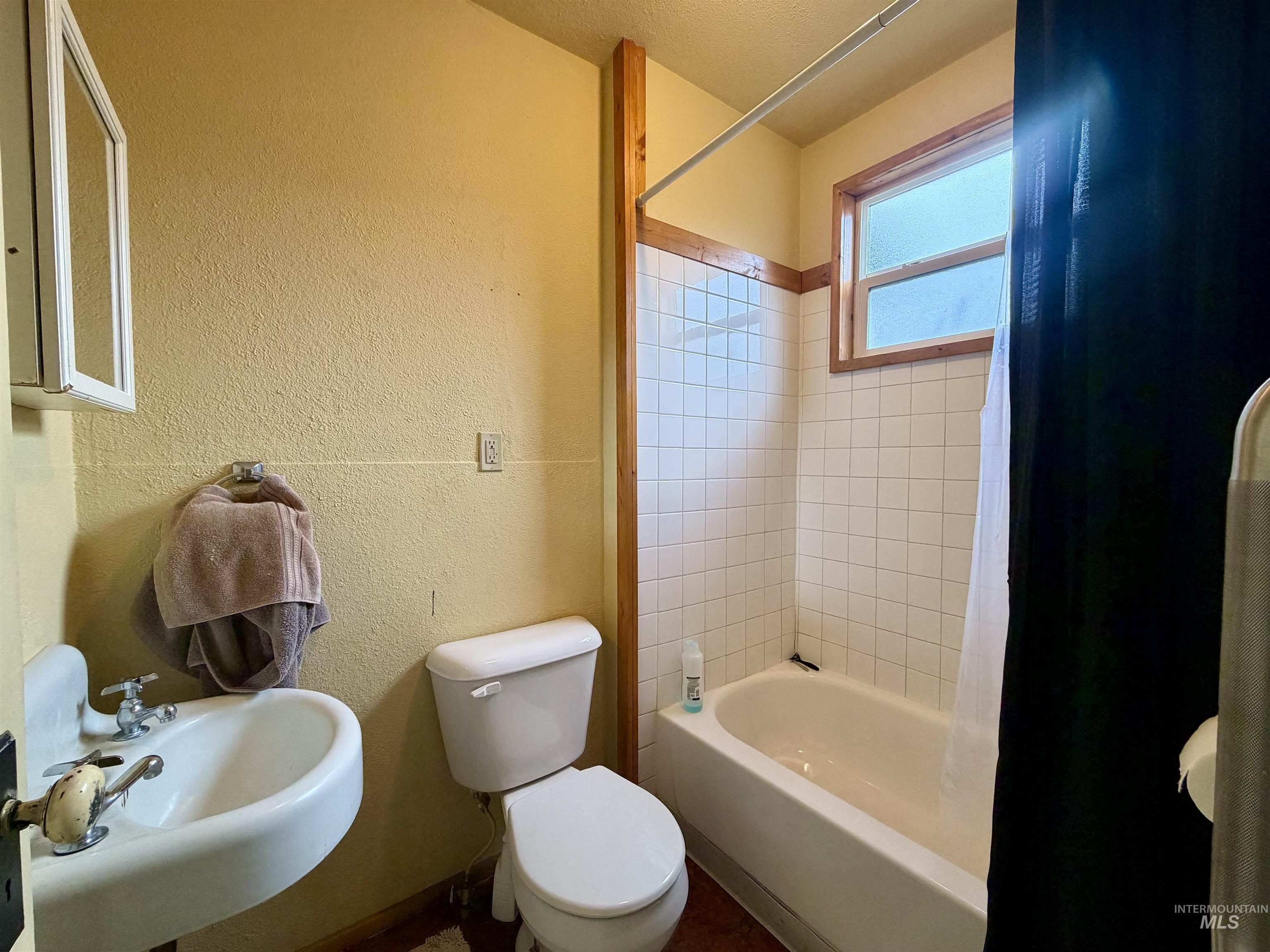 710 Maple Street, Kamiah, Idaho 83536, 3 Bedrooms, 1 Bathroom, Residential Income For Sale, Price $239,500, 98977413