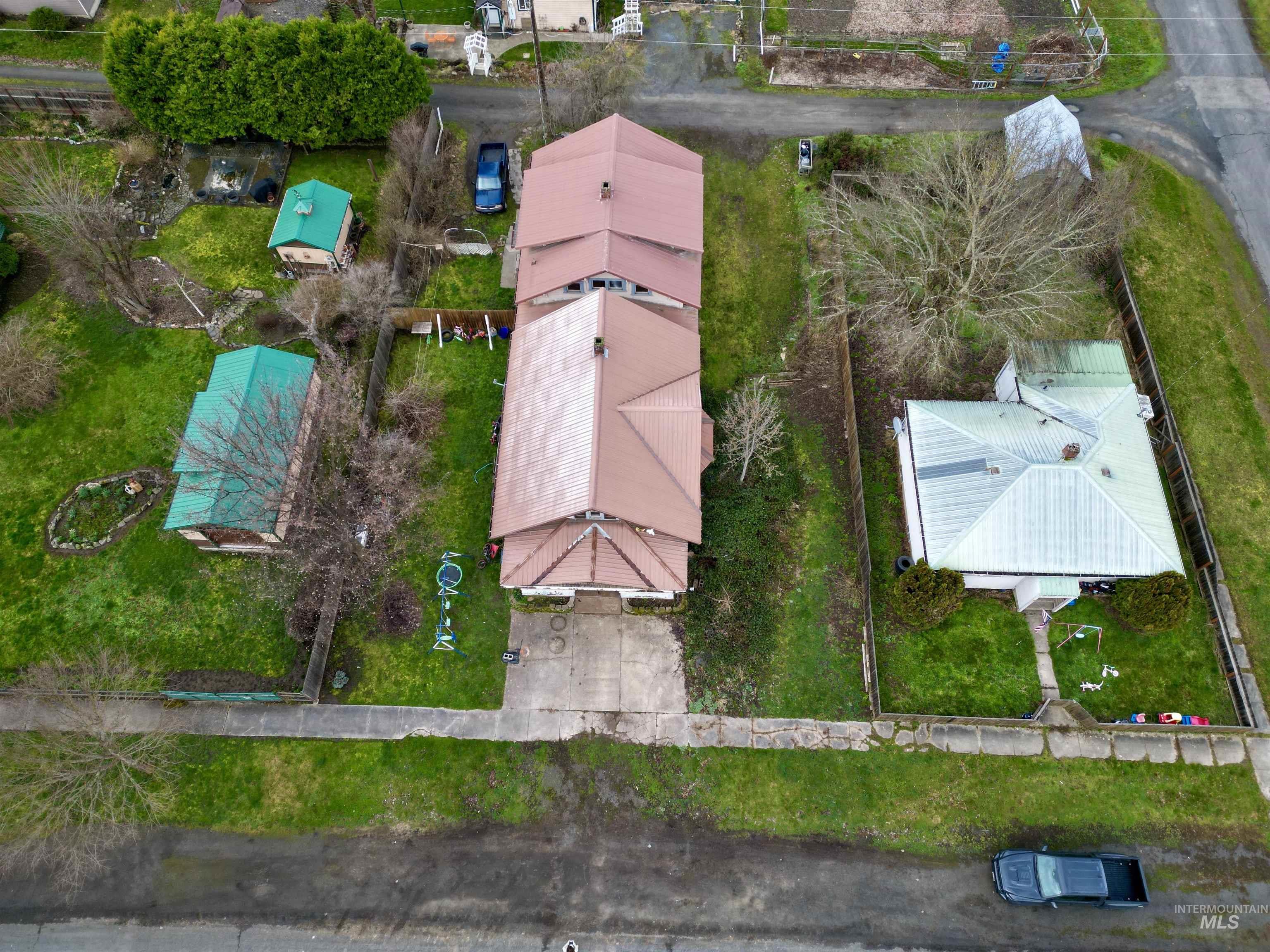 710 Maple Street, Kamiah, Idaho 83536, 3 Bedrooms, 1 Bathroom, Residential Income For Sale, Price $239,500, 98977413