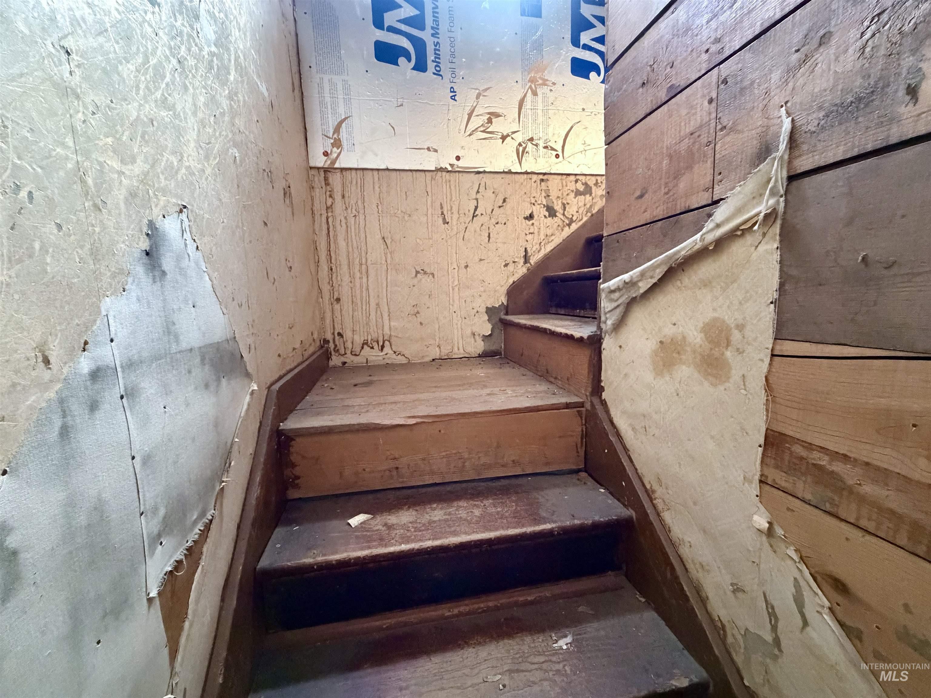 710 Maple Street, Kamiah, Idaho 83536, 3 Bedrooms, 1 Bathroom, Residential Income For Sale, Price $239,500, 98977413