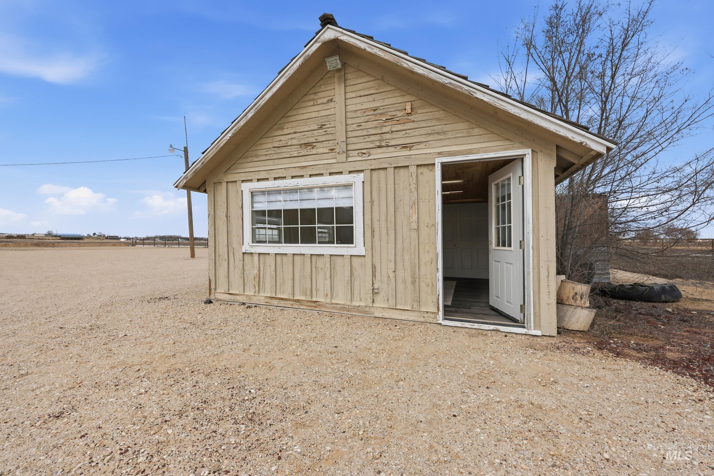 9762 Deer Flat Rd, Nampa, Idaho 83686, 4 Bedrooms, 2 Bathrooms, Residential For Sale, Price $850,000,MLS 98977414