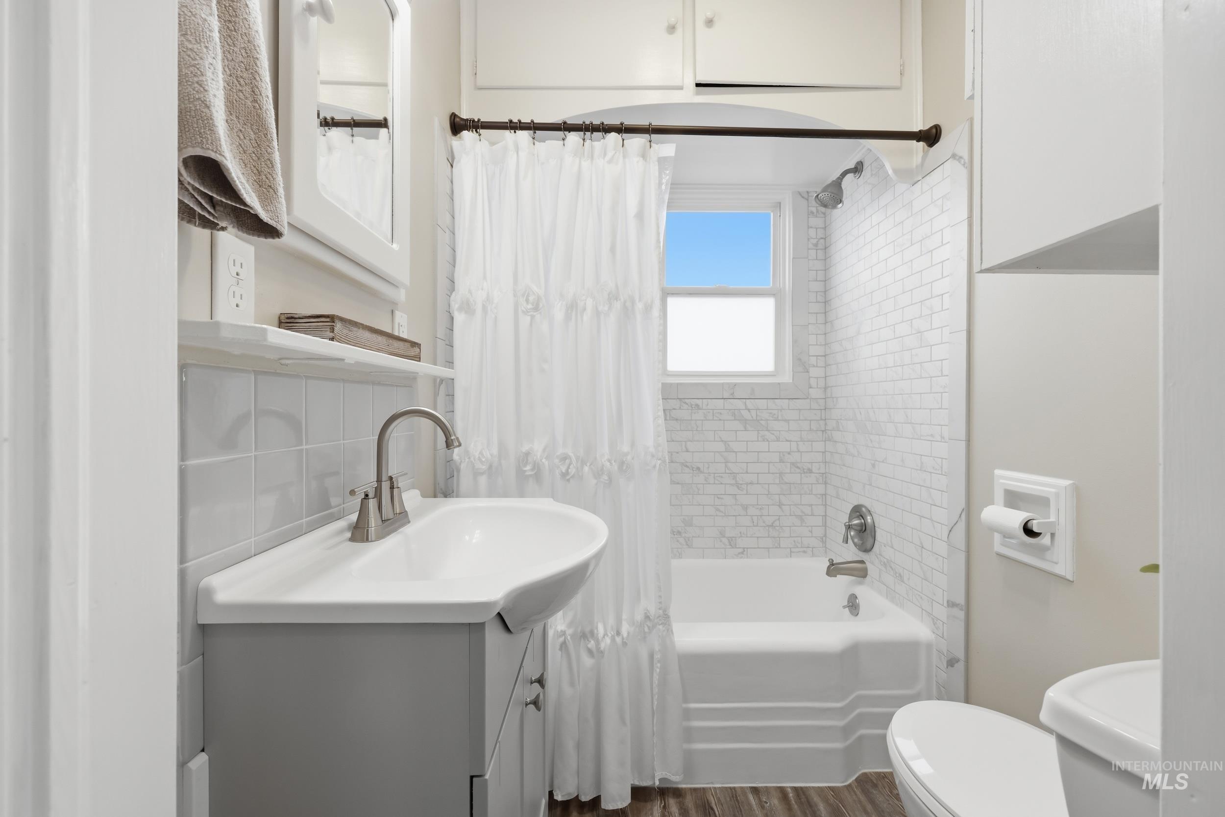 9762 Deer Flat Rd, Nampa, Idaho 83686, 4 Bedrooms, 2 Bathrooms, Residential For Sale, Price $850,000,MLS 98977414