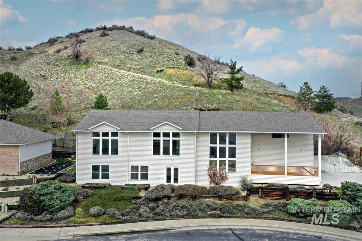 4266 N La Fontana Way, Boise, Idaho 83702, 2 Bedrooms, 2.5 Bathrooms, Residential For Sale, Price $785,000,MLS 98977416