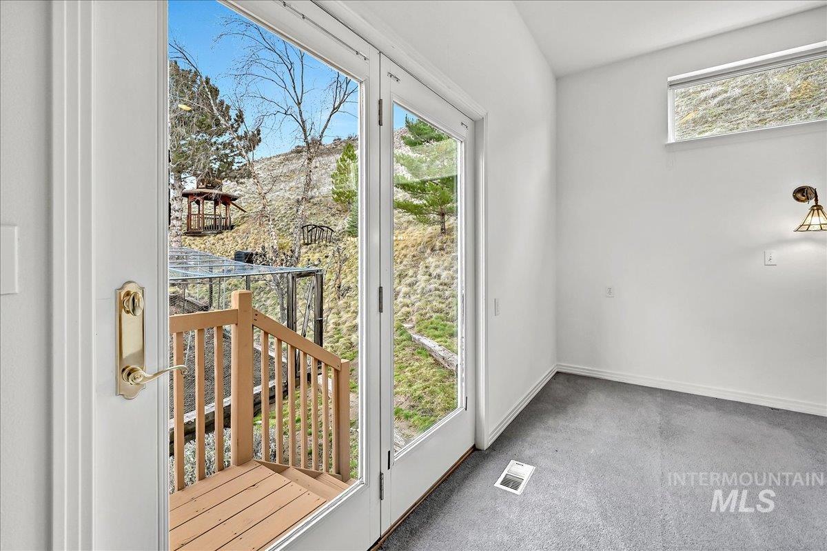 4266 N La Fontana Way, Boise, Idaho 83702, 2 Bedrooms, 2.5 Bathrooms, Residential For Sale, Price $785,000,MLS 98977416