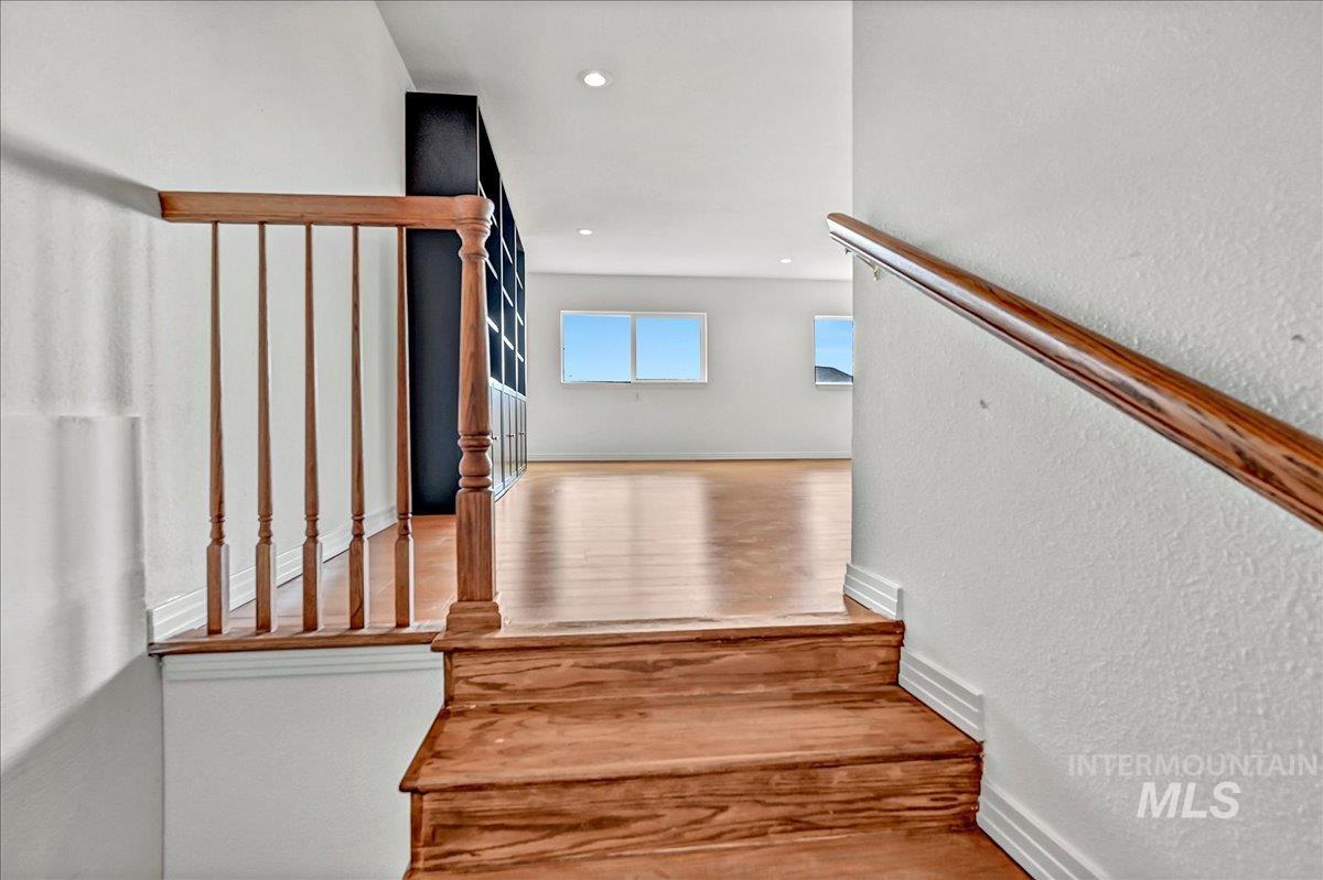 4266 N La Fontana Way, Boise, Idaho 83702, 2 Bedrooms, 2.5 Bathrooms, Residential For Sale, Price $785,000,MLS 98977416