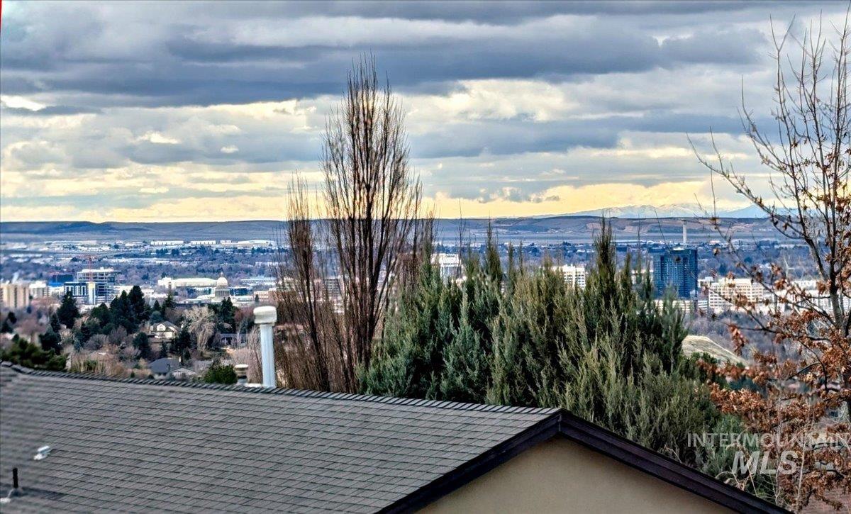 4266 N La Fontana Way, Boise, Idaho 83702, 2 Bedrooms, 2.5 Bathrooms, Residential For Sale, Price $825,000,MLS 98977416