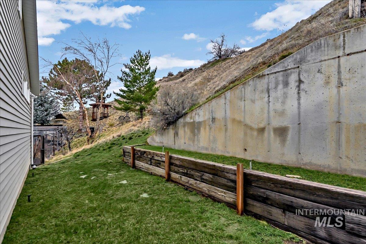 4266 N La Fontana Way, Boise, Idaho 83702, 2 Bedrooms, 2.5 Bathrooms, Residential For Sale, Price $785,000,MLS 98977416