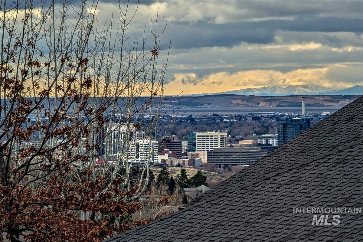 4266 N La Fontana Way, Boise, Idaho 83702, 2 Bedrooms, 2.5 Bathrooms, Residential For Sale, Price $785,000,MLS 98977416