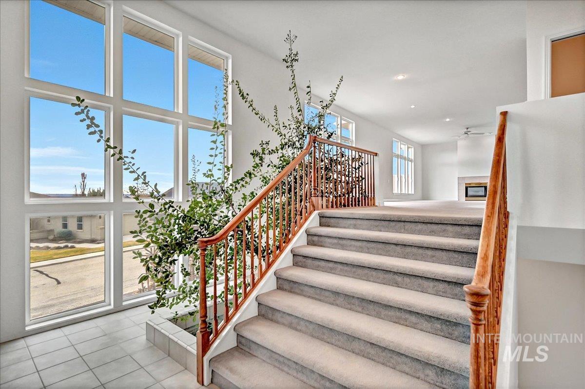 4266 N La Fontana Way, Boise, Idaho 83702, 2 Bedrooms, 2.5 Bathrooms, Residential For Sale, Price $785,000,MLS 98977416