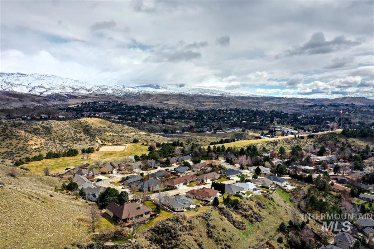 4266 N La Fontana Way, Boise, Idaho 83702, 2 Bedrooms, 2.5 Bathrooms, Residential For Sale, Price $785,000,MLS 98977416