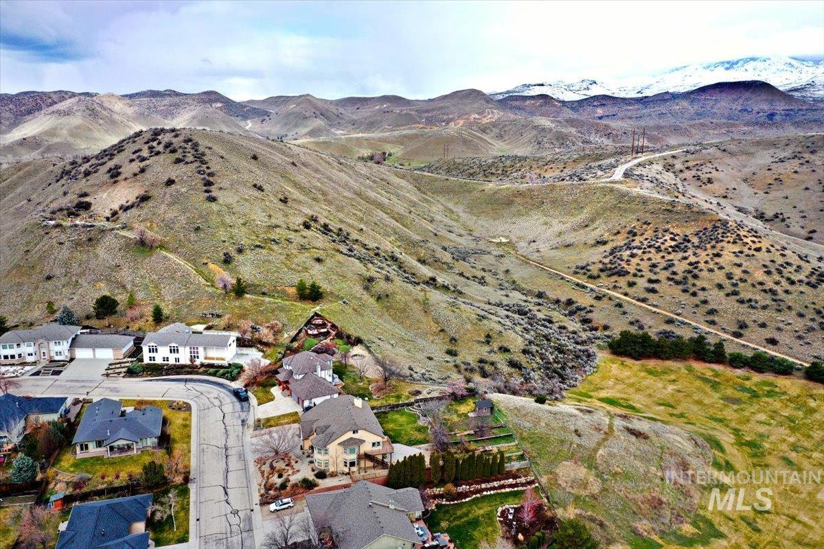 4266 N La Fontana Way, Boise, Idaho 83702, 2 Bedrooms, 2.5 Bathrooms, Residential For Sale, Price $785,000,MLS 98977416