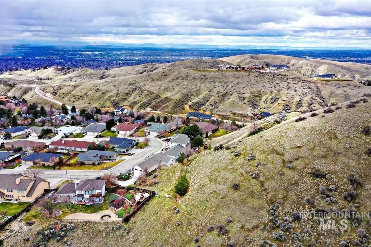 4266 N La Fontana Way, Boise, Idaho 83702, 2 Bedrooms, 2.5 Bathrooms, Residential For Sale, Price $785,000,MLS 98977416