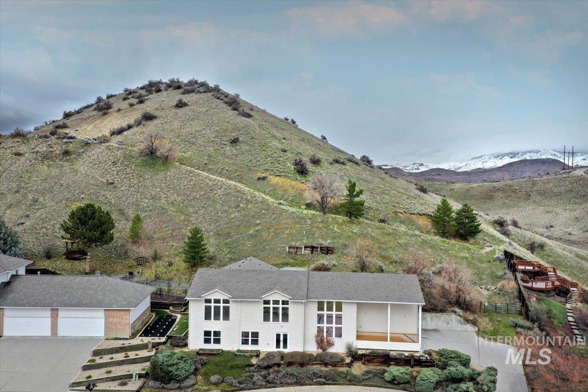 4266 N La Fontana Way, Boise, Idaho 83702, 2 Bedrooms, 2.5 Bathrooms, Residential For Sale, Price $785,000,MLS 98977416