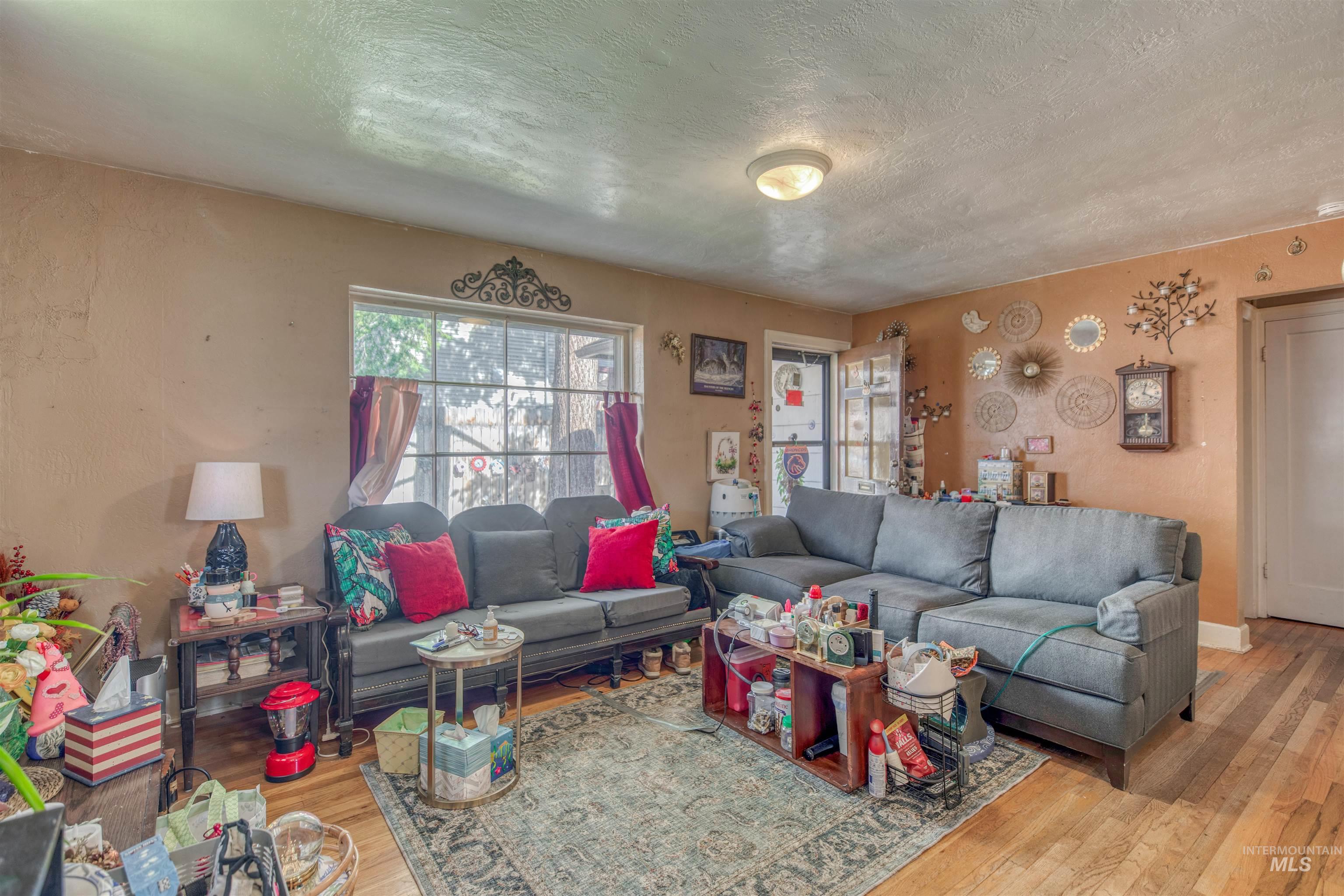 1710 S Robert St, Boise, Idaho 83705, 2 Bedrooms, 1 Bathroom, Residential For Sale, Price $334,900, 98977417